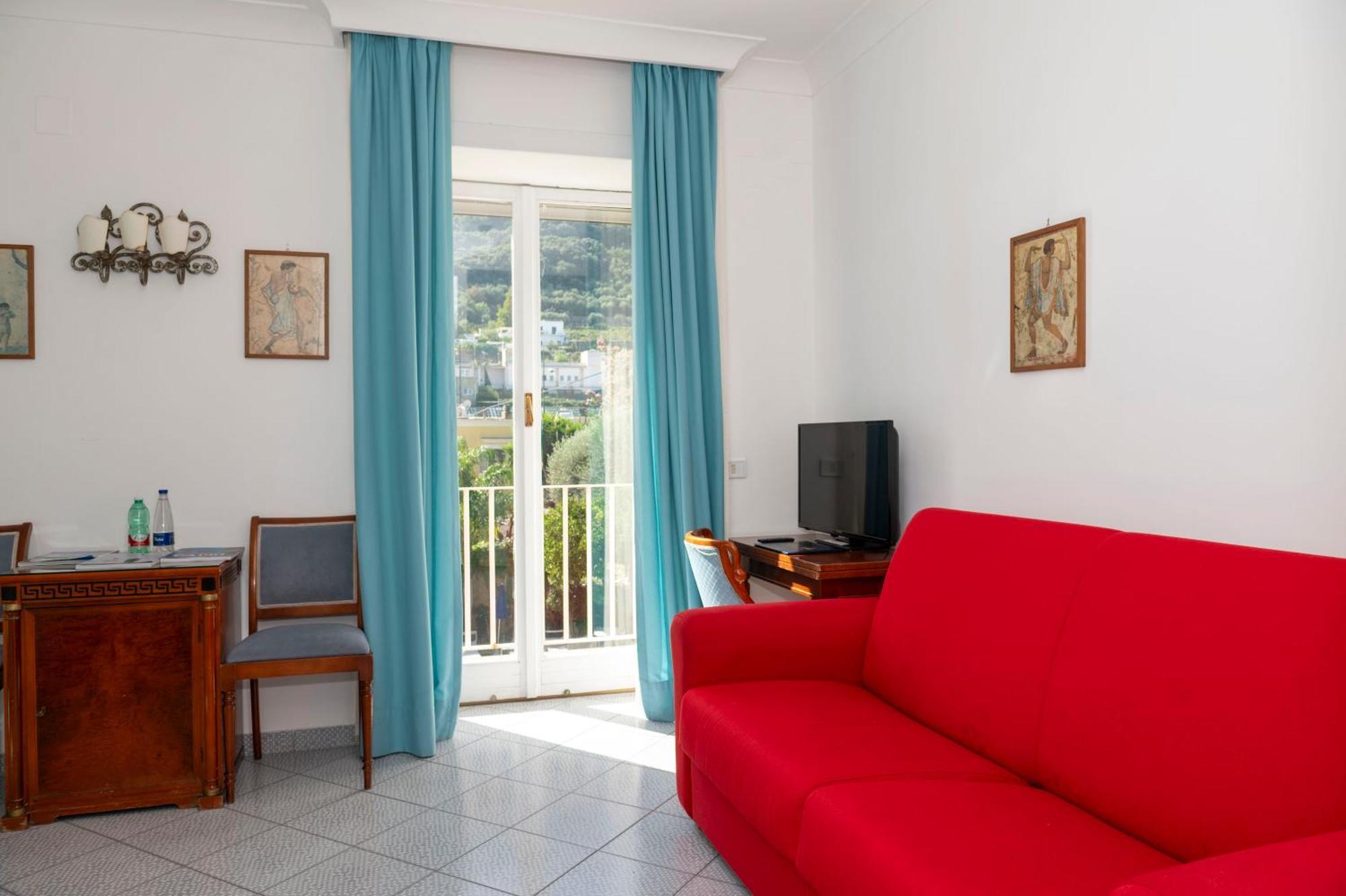 Palatium Mari Hotel 3*